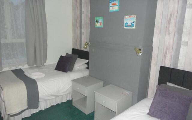 Waves In Bed and Breakfast