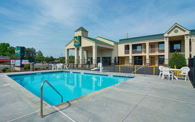 Quality Inn Calhoun North I-75