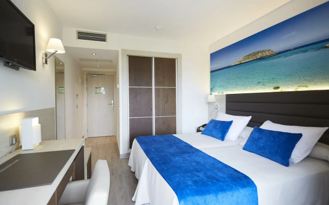 Invisa Hotel Club Cala Blanca