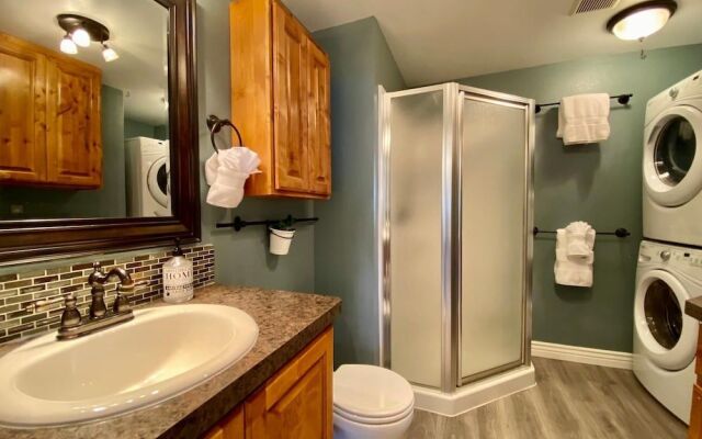 Adorable Bungalow Near Downtown Loveland!