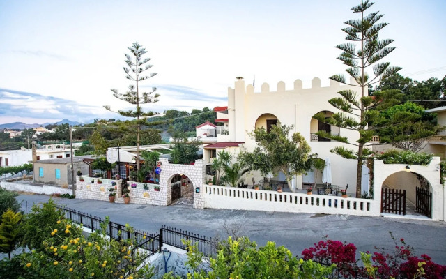 Inviting Arokaria Apartment in Panormo