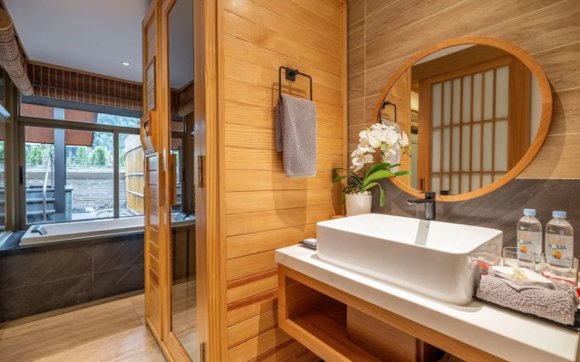 Yoko Onsen Quang Hanh