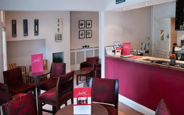 Clarence Court Hotel