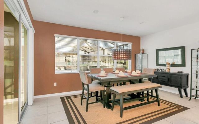 6BR Luxury Home w Private Pool BBQ