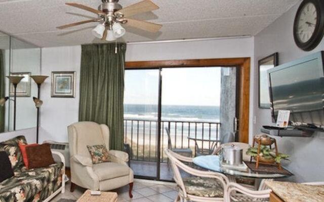 Beacher's Lodge Oceanfront Suites