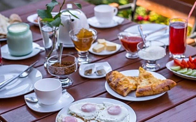 Hotel History • სასტუმრო ისტორია
