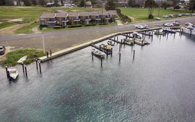 Fairholme 5, Opposite Lake