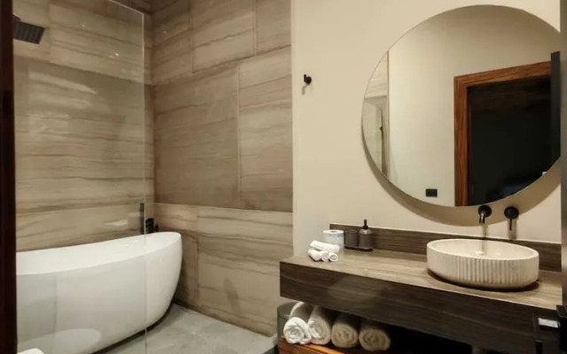 Serenzzo Hotel & Cuisine