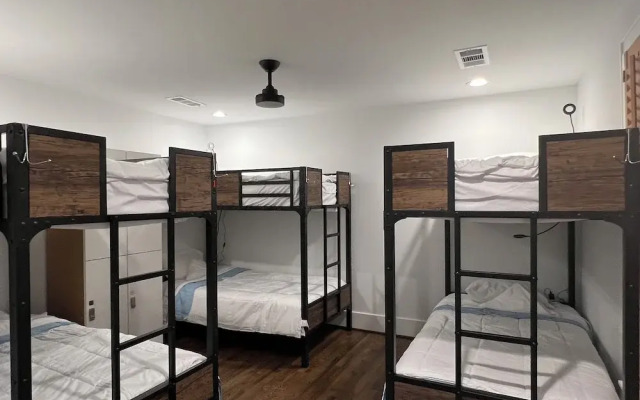 MyCrib Houston Hostel