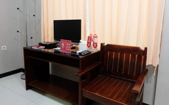 ZEN Rooms Basic D Rainbow near Royal Plaza