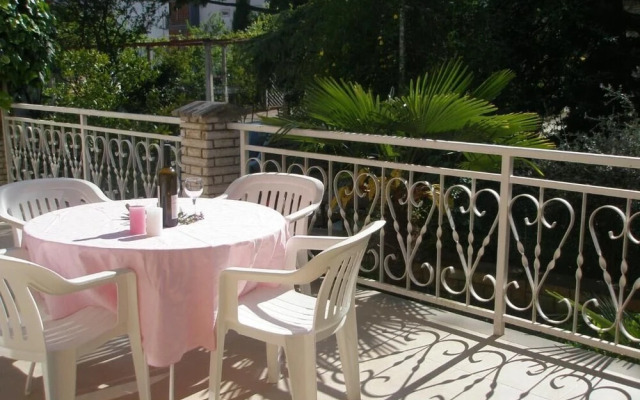 Apartment Rojnic - 3 Bedrooms Apartment