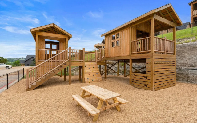 Sum-111 Lincoln Log Lookout 4 Bedroom Home