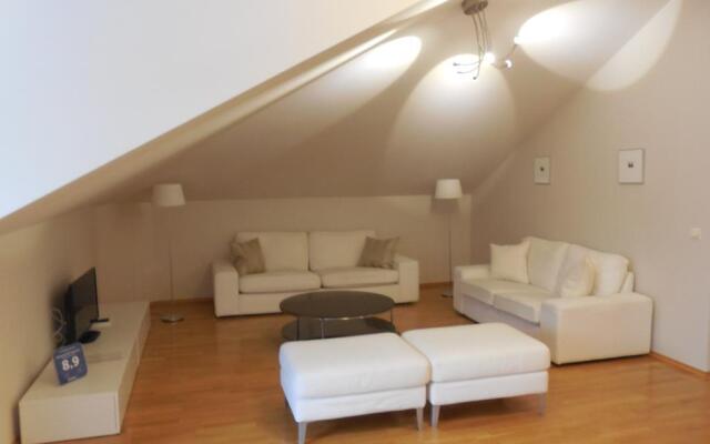 Bredovský dvůr Apartment