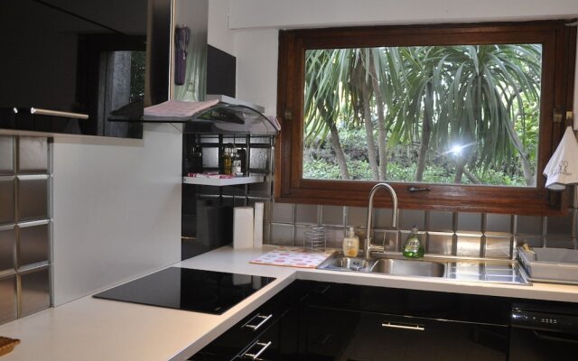 Classy Holiday Home With Swimming Pool, Garden, Tennis Court