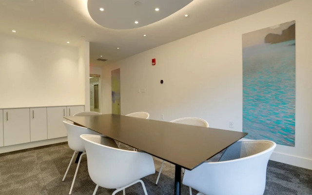 Cozy & Comfortable Condo in Ballston