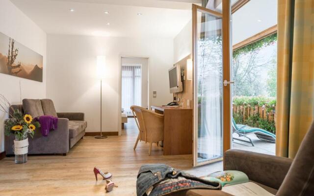 Landhotel Böld and Restaurant Uhrmacher Oberammergau