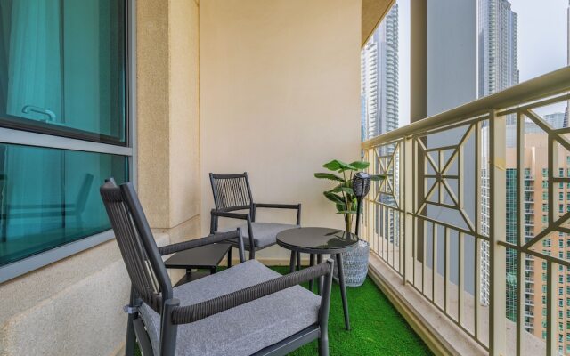 Luxury Condo With Burj Khalifa and Fountain Views