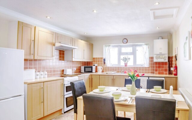 7 Dolydd Terrace