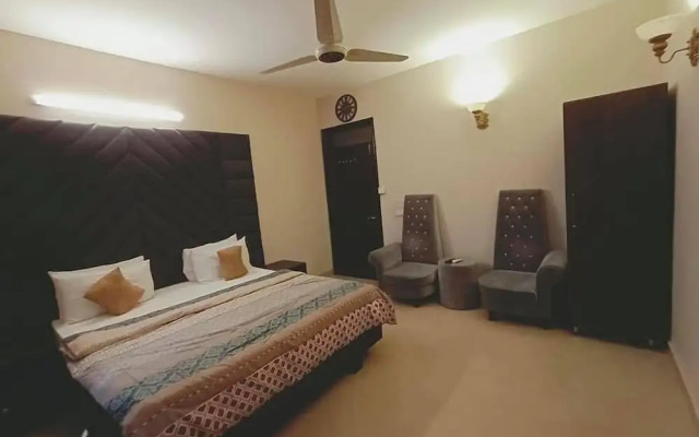 Hotel Defence Inn