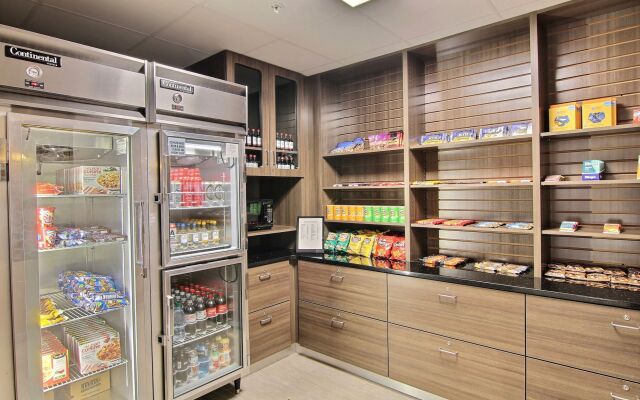 Holiday Inn Express Fargo-West Acres by IHG