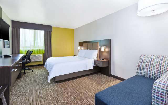 Holiday Inn Express Winnipeg Airport - Polo Park by IHG