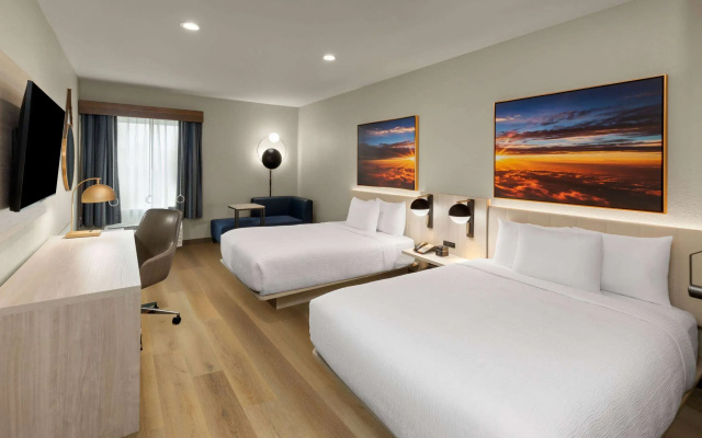 La Quinta Inn & Suites by Wyndham DeSoto