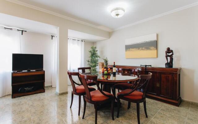 Exclusive 3 Bedroom Beach Apartment