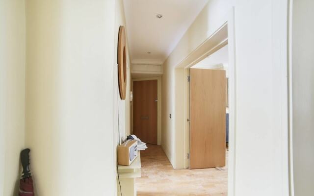 Bright Spacious 2BR Home Near Victoria