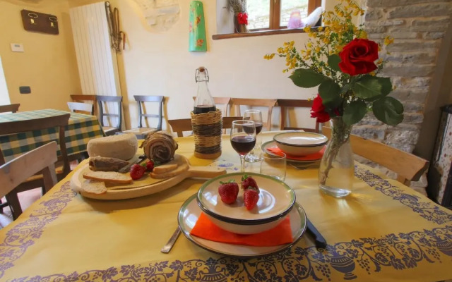 Farmhouse in the Marche With Swimming Pool