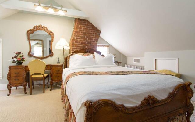 The Harbor Rose Bed & Breakfast