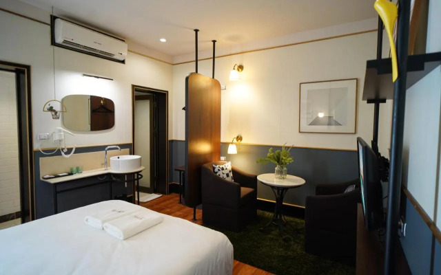 Josh Hotel