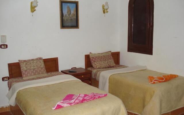 Western Desert Hotel & Safari