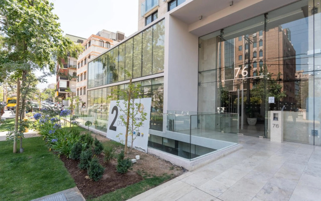 Uptown Wood - 1BR Parking Wifi Mall Pool