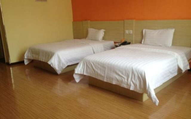 7 Days Inn Xingyi North Ruijin Road Branch