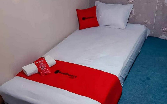 RedDoorz Plus near Trans Studio Cibubur 2