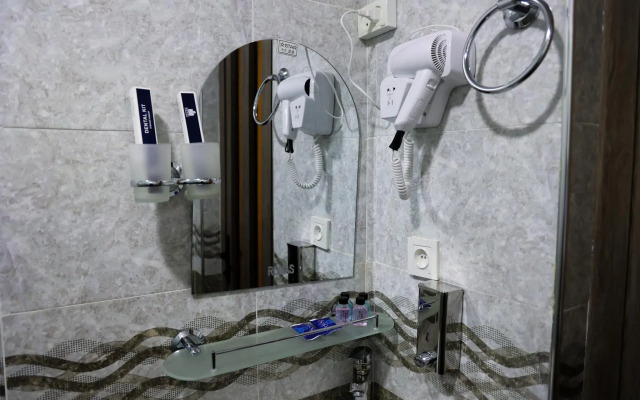 Gosty Hotel