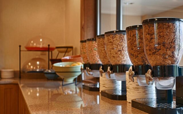 Best Western Plus Weston Inn