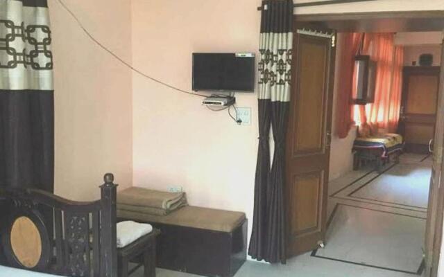 OYO 93303 Hotel Mundra