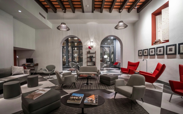Palacio Provincial San Juan, Curio Collection by Hilton