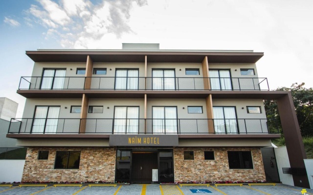 Naim Hotel