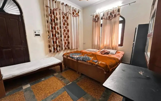 Goroomgo Homestay Haldwani