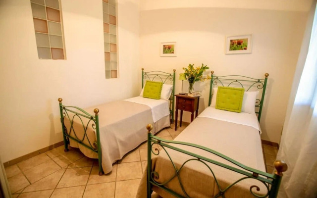 Esclusiva Villa a Ostuni con Piscina 1km dal Mare