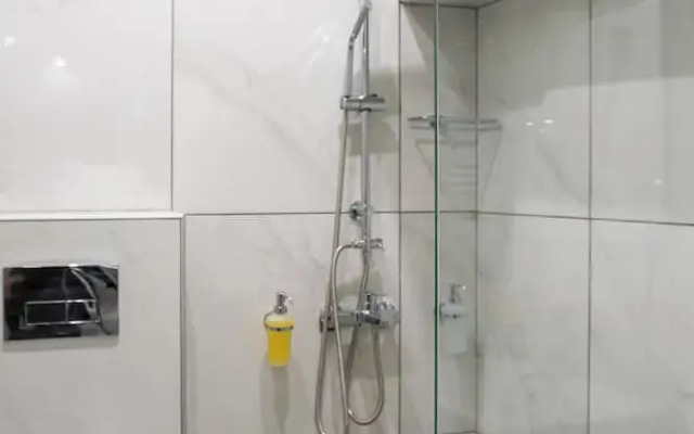 Pagrati Studio New Chic and Central