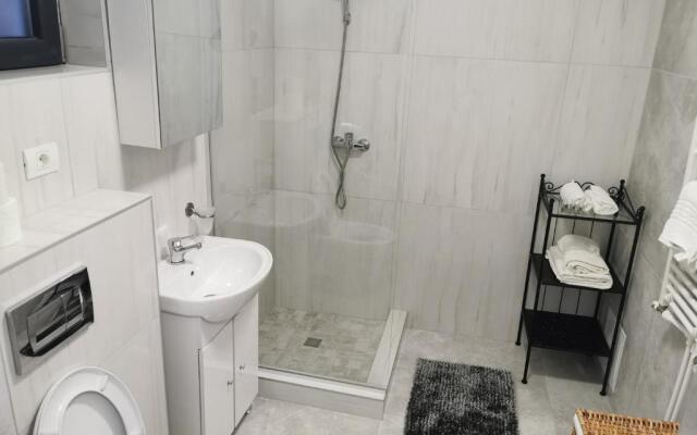 Jolie Luxury Apartments II