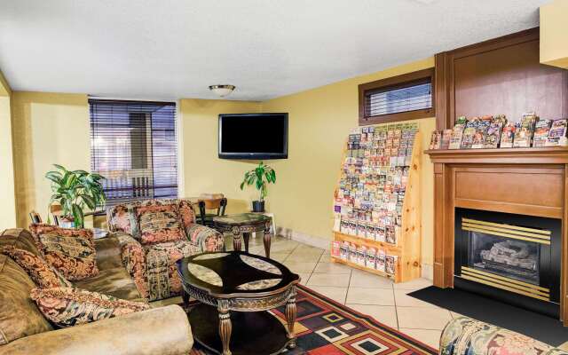 Days Inn & Suites by Wyndham Downtown Gatlinburg Parkway