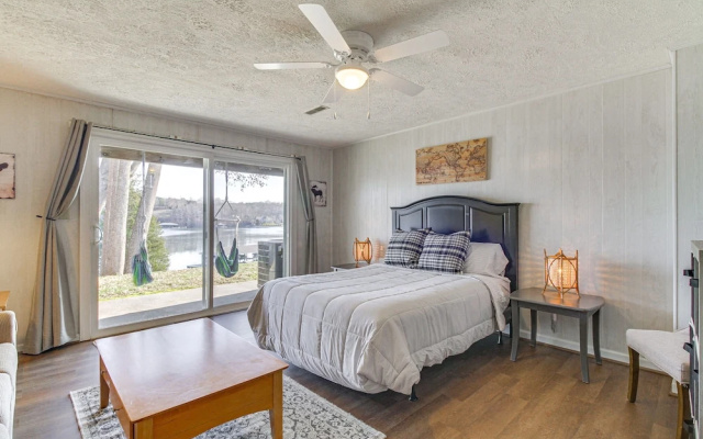Lakefront Moneta Home w/ Community Dock!