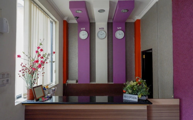 RedDoorz near Monumen Habibi Ainun