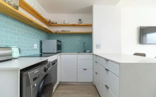 1 Bedroom Apartment, Seapoint, Cape Town