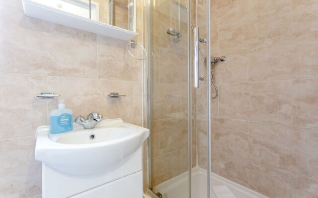 Cosy 1 Bedroom Apartment in West Kensington
