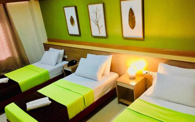 RedDoorz Plus @ ABC Landmark Hotel